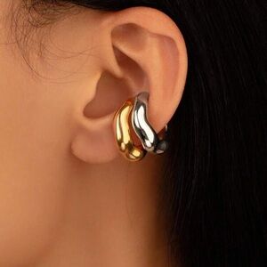 (NEW NWT) Elegant Gold and Silver Hoop Earrings